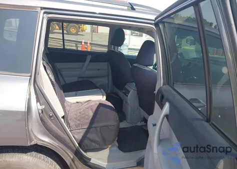 2010 Toyota Highlander Base V6 из США, поврежденный, VIN 5TDZK3EH6AS014923